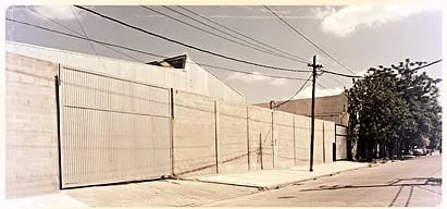 Fabrica de Puertas de chapa simples e inyectadas